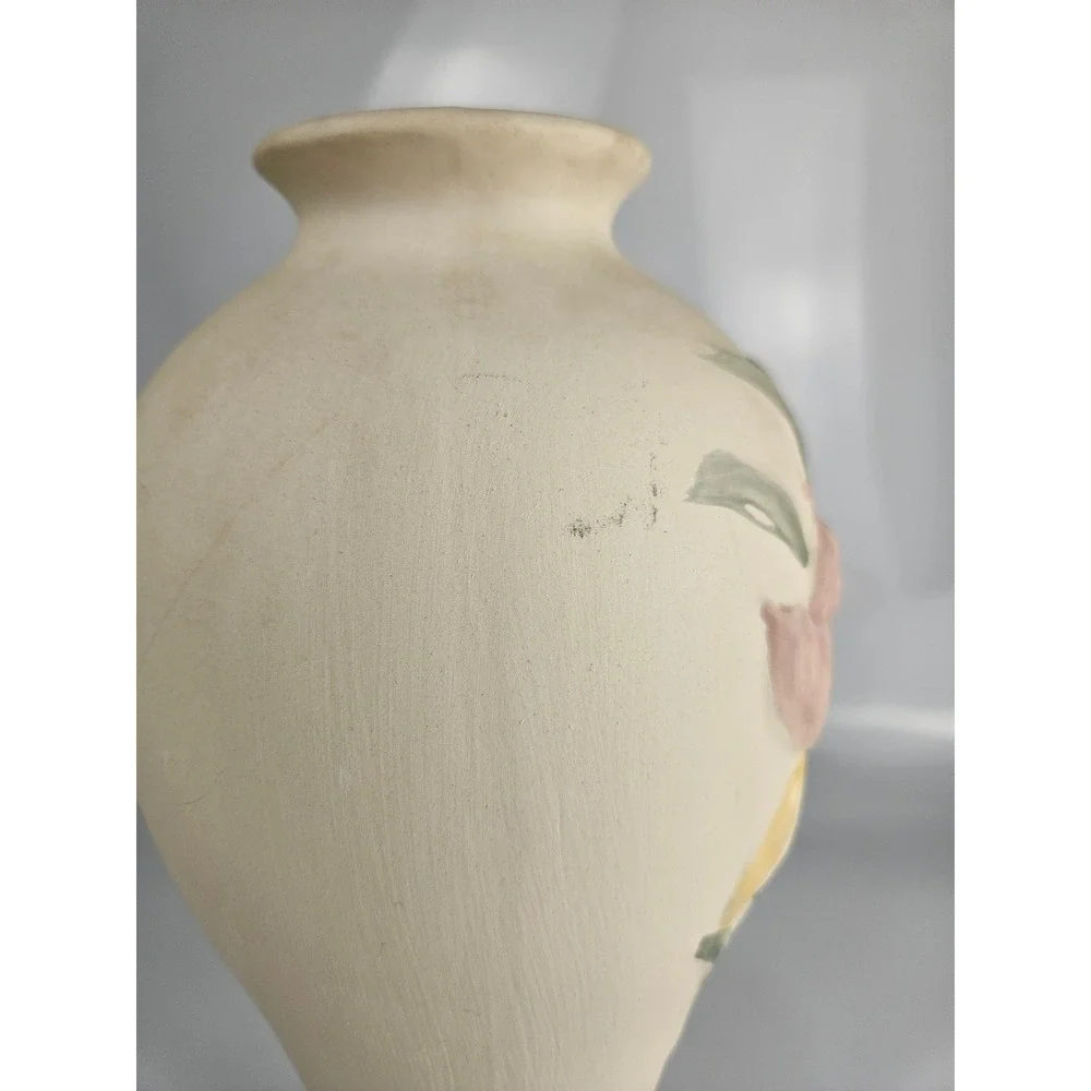 Vtg Harris Potteries Ceramic Vase Embossed Iris Flowers‎ Cream Floral Home Decor